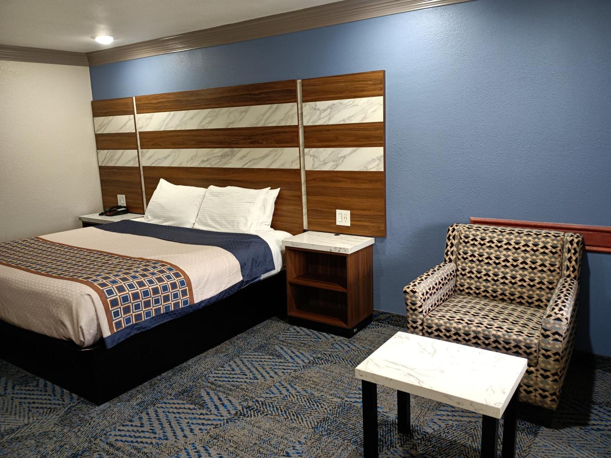 Americas Best Value Inn & Suites-Alvin/Houston Exteriör bild