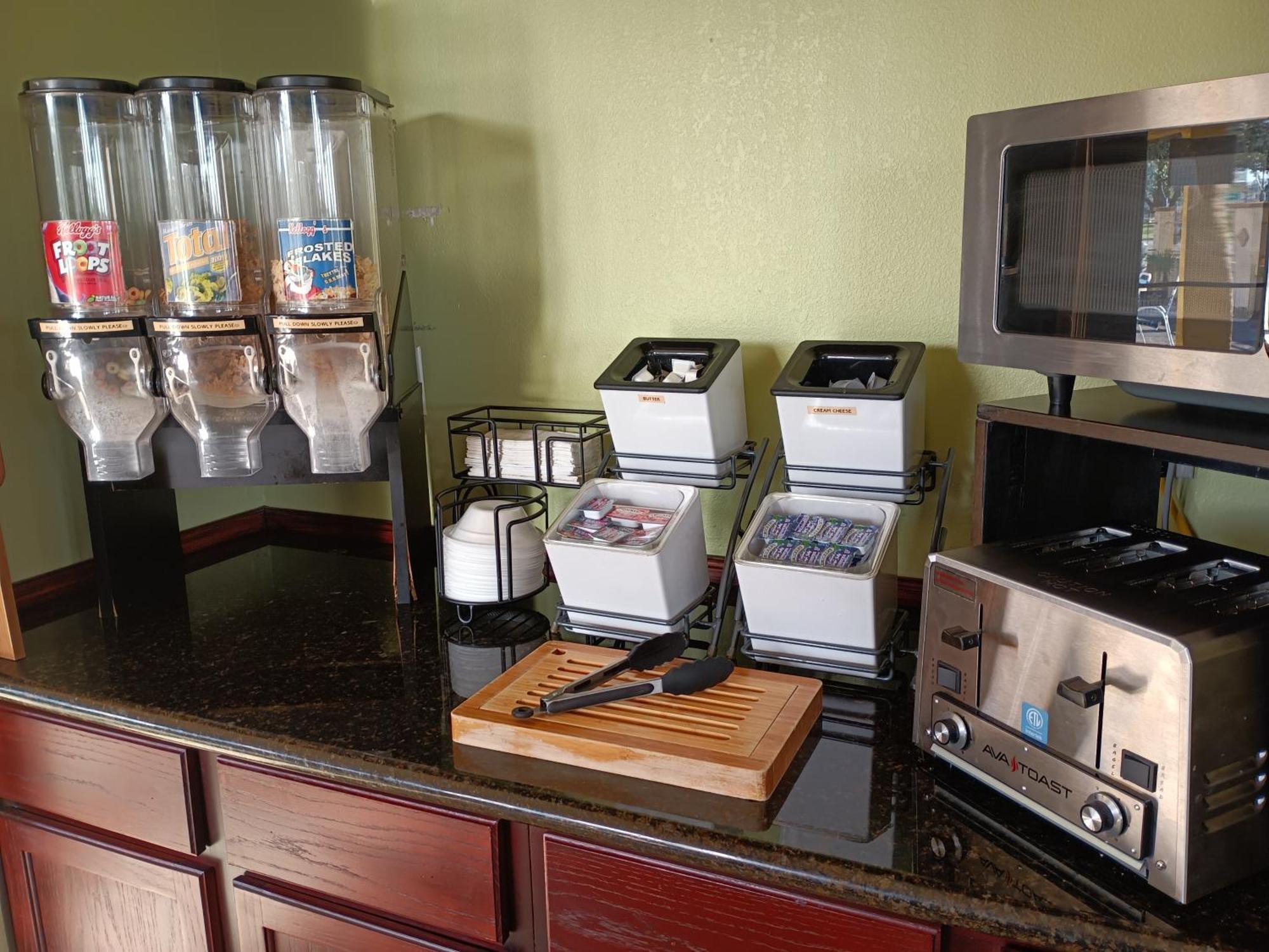 Americas Best Value Inn & Suites-Alvin/Houston Exteriör bild
