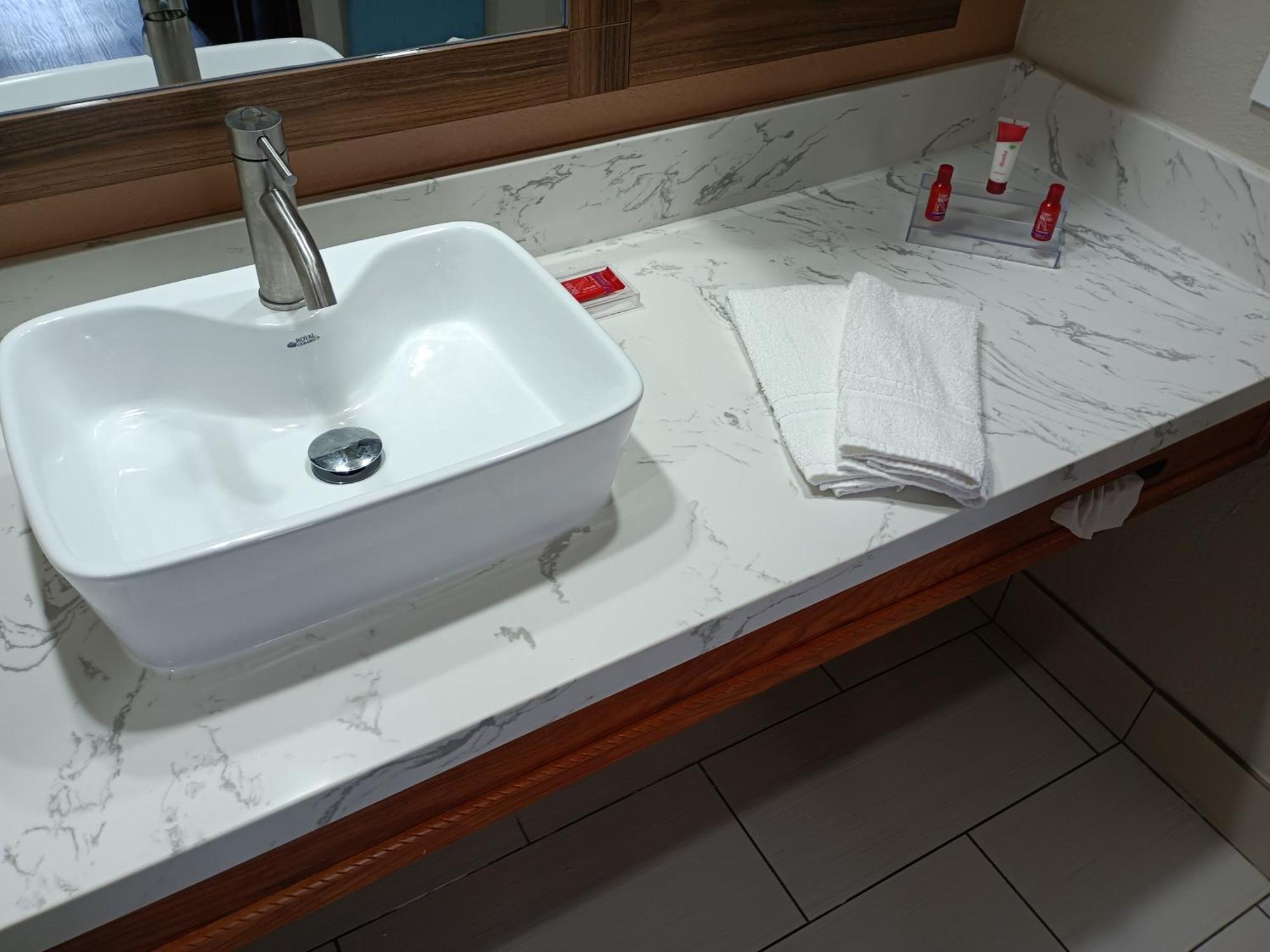 Americas Best Value Inn & Suites-Alvin/Houston Exteriör bild