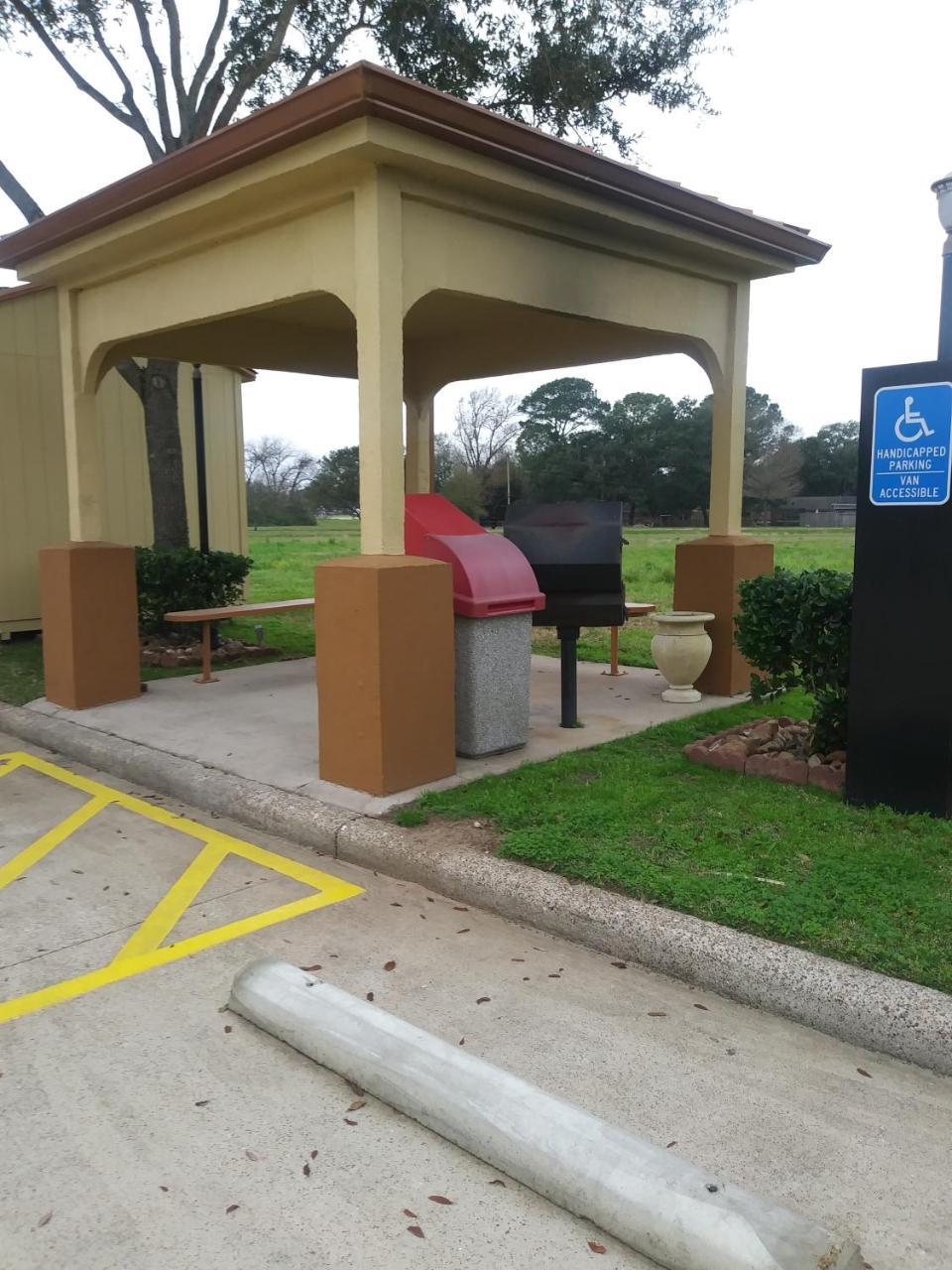 Americas Best Value Inn & Suites-Alvin/Houston Exteriör bild