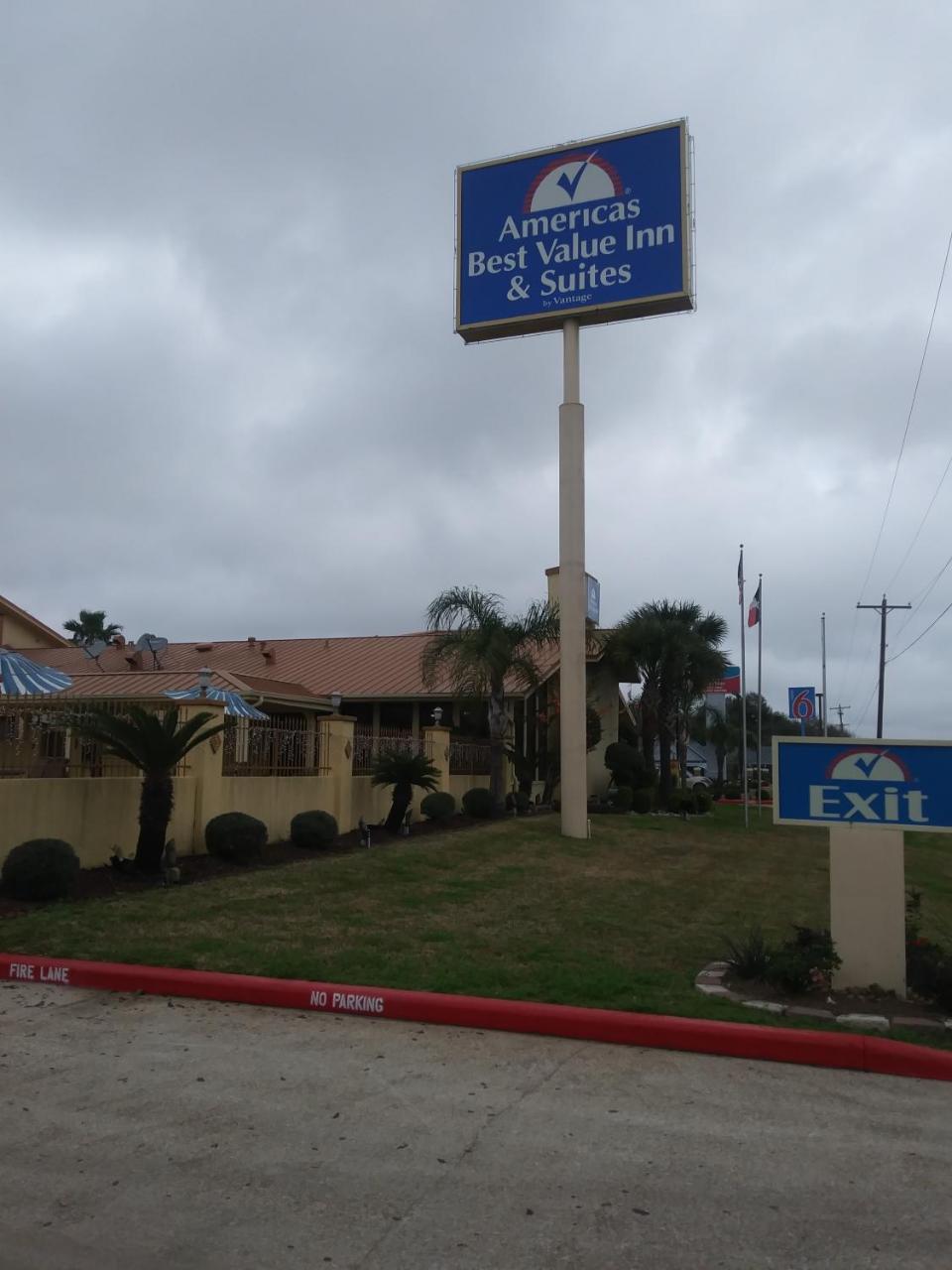 Americas Best Value Inn & Suites-Alvin/Houston Exteriör bild
