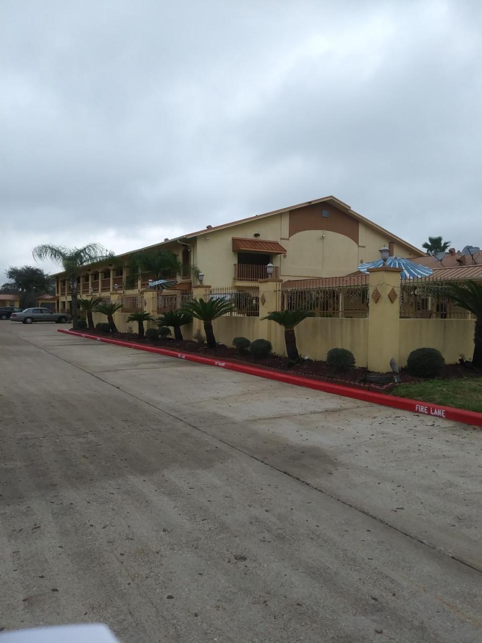 Americas Best Value Inn & Suites-Alvin/Houston Exteriör bild