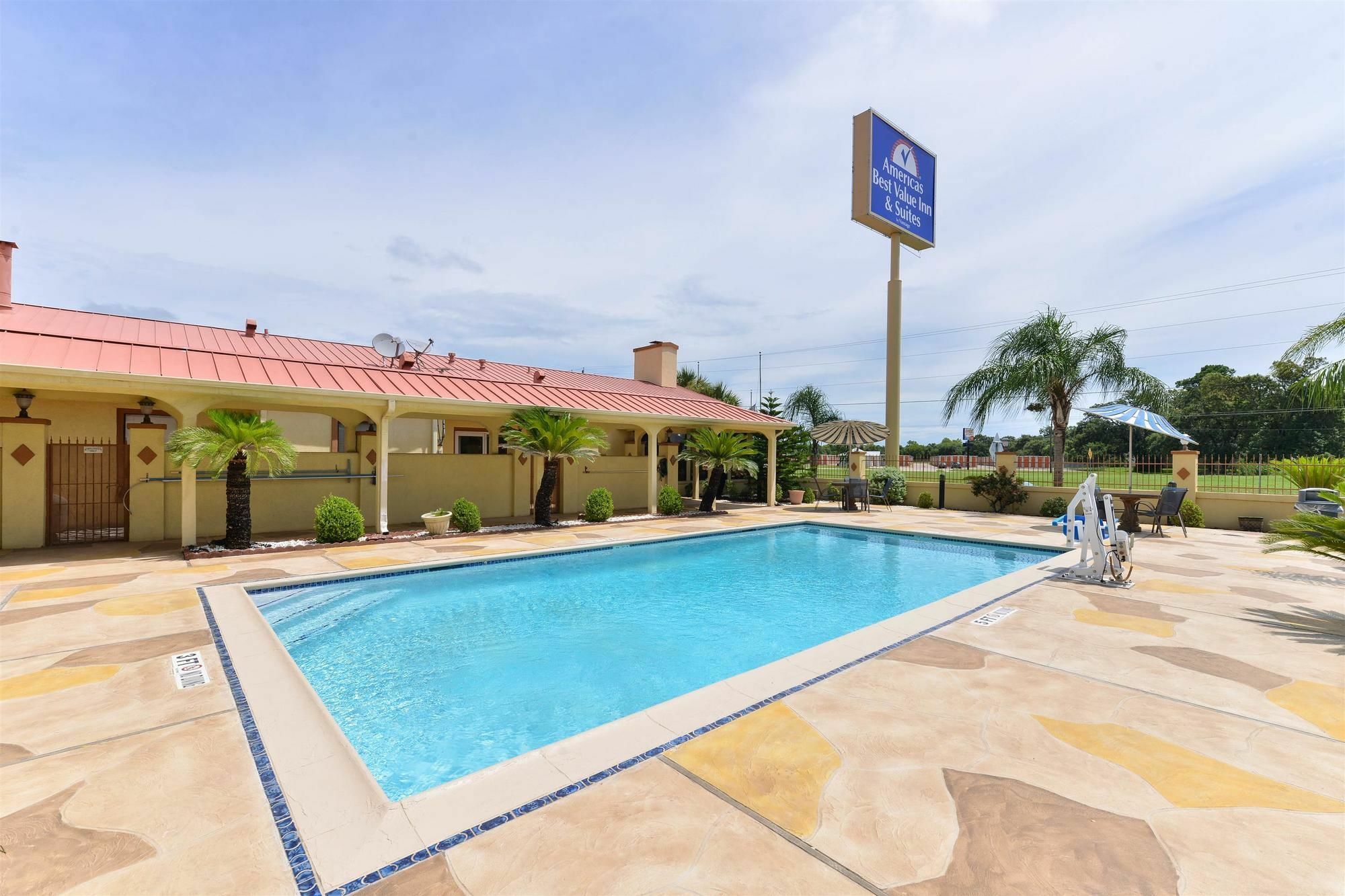 Americas Best Value Inn & Suites-Alvin/Houston Exteriör bild