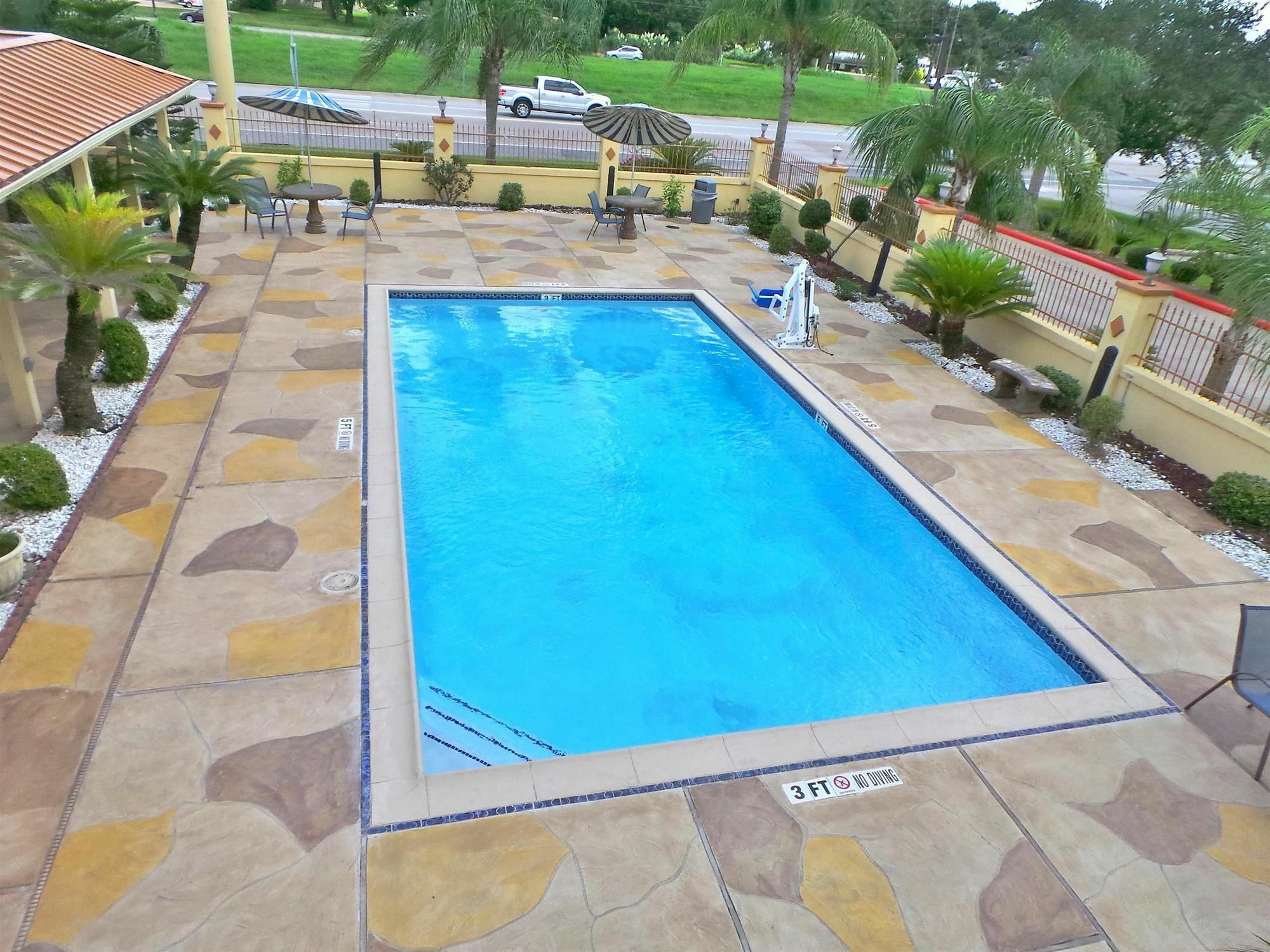 Americas Best Value Inn & Suites-Alvin/Houston Exteriör bild